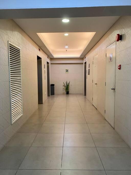 Spacious 3R,2R,Studio 5Min Walk To Time Square,Lalaport, Pool,Gym,Wifi Apartment Kuala Lumpur Luaran gambar