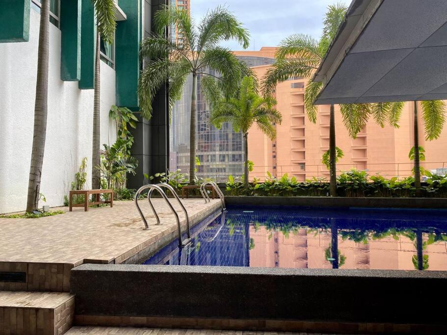 Spacious 3R,2R,Studio 5Min Walk To Time Square,Lalaport, Pool,Gym,Wifi Apartment Kuala Lumpur Luaran gambar