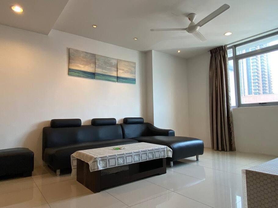 Spacious 3R,2R,Studio 5Min Walk To Time Square,Lalaport, Pool,Gym,Wifi Apartment Kuala Lumpur Luaran gambar