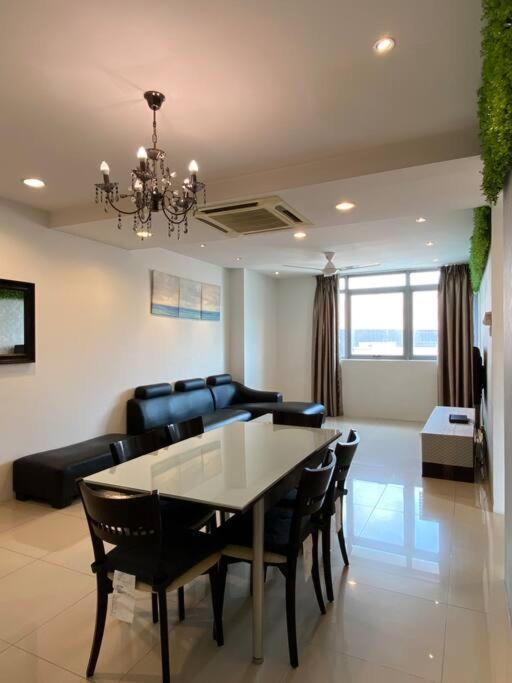 Spacious 3R,2R,Studio 5Min Walk To Time Square,Lalaport, Pool,Gym,Wifi Apartment Kuala Lumpur Luaran gambar