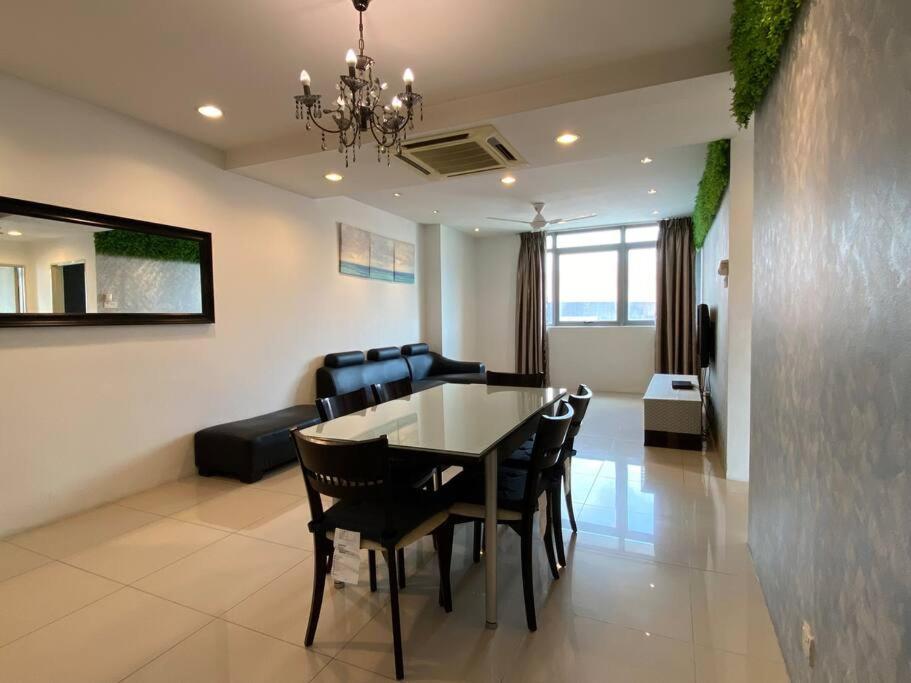 Spacious 3R,2R,Studio 5Min Walk To Time Square,Lalaport, Pool,Gym,Wifi Apartment Kuala Lumpur Luaran gambar
