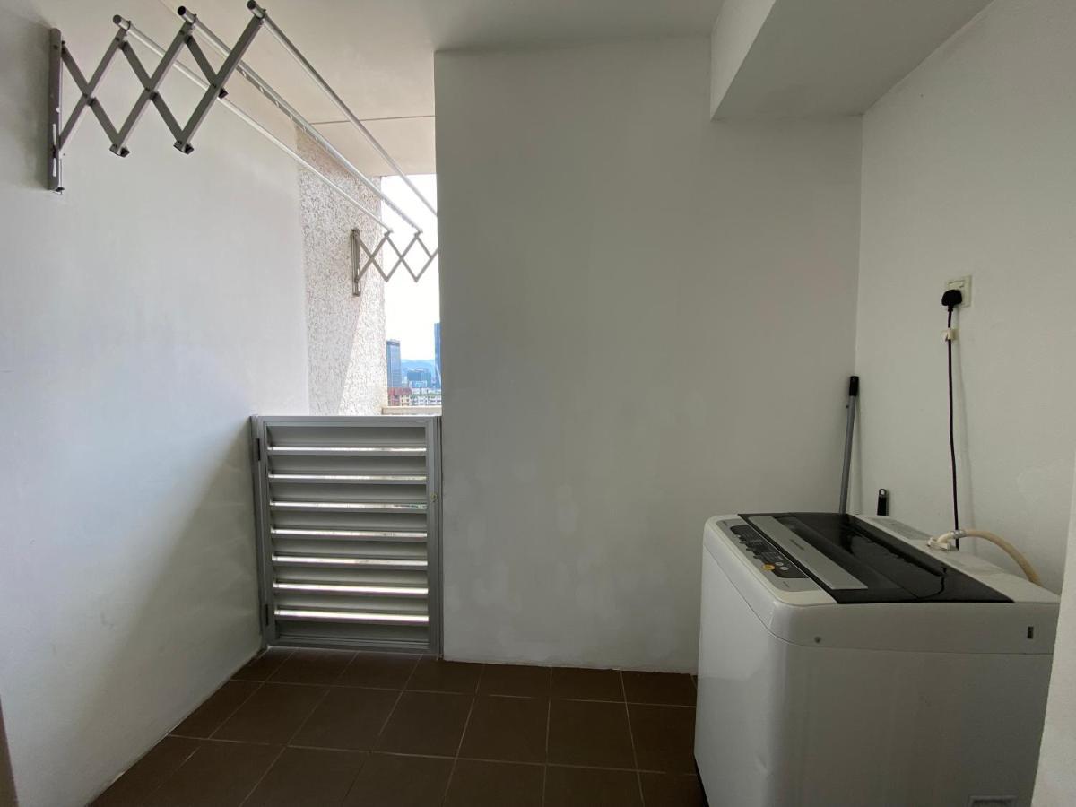 Spacious 3R,2R,Studio 5Min Walk To Time Square,Lalaport, Pool,Gym,Wifi Apartment Kuala Lumpur Luaran gambar