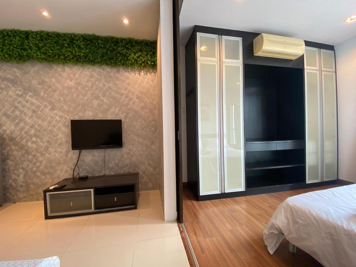 Spacious 3R,2R,Studio 5Min Walk To Time Square,Lalaport, Pool,Gym,Wifi Apartment Kuala Lumpur Luaran gambar
