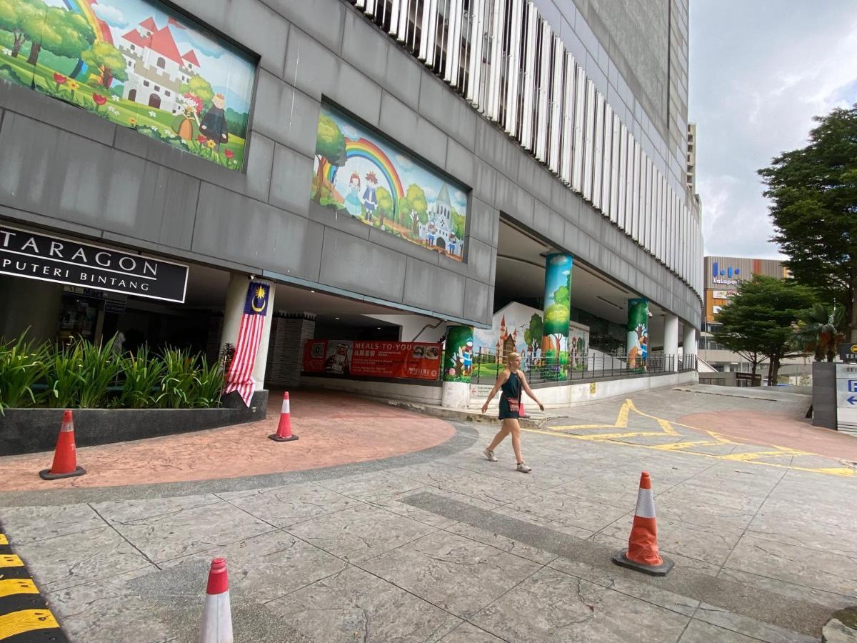 Spacious 3R,2R,Studio 5Min Walk To Time Square,Lalaport, Pool,Gym,Wifi Apartment Kuala Lumpur Luaran gambar